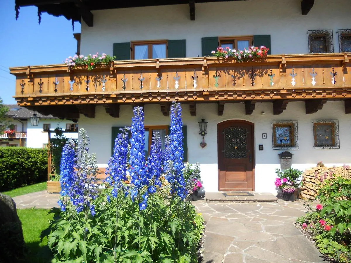 Ferienwohnungen Arnspitz Krun Apartment